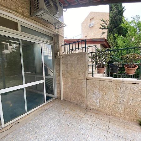 דירות מעלה אדומים דירת גן מרווחת במיקום מעולה עם נטפליקס חינמי מראה חיצוני תמונה