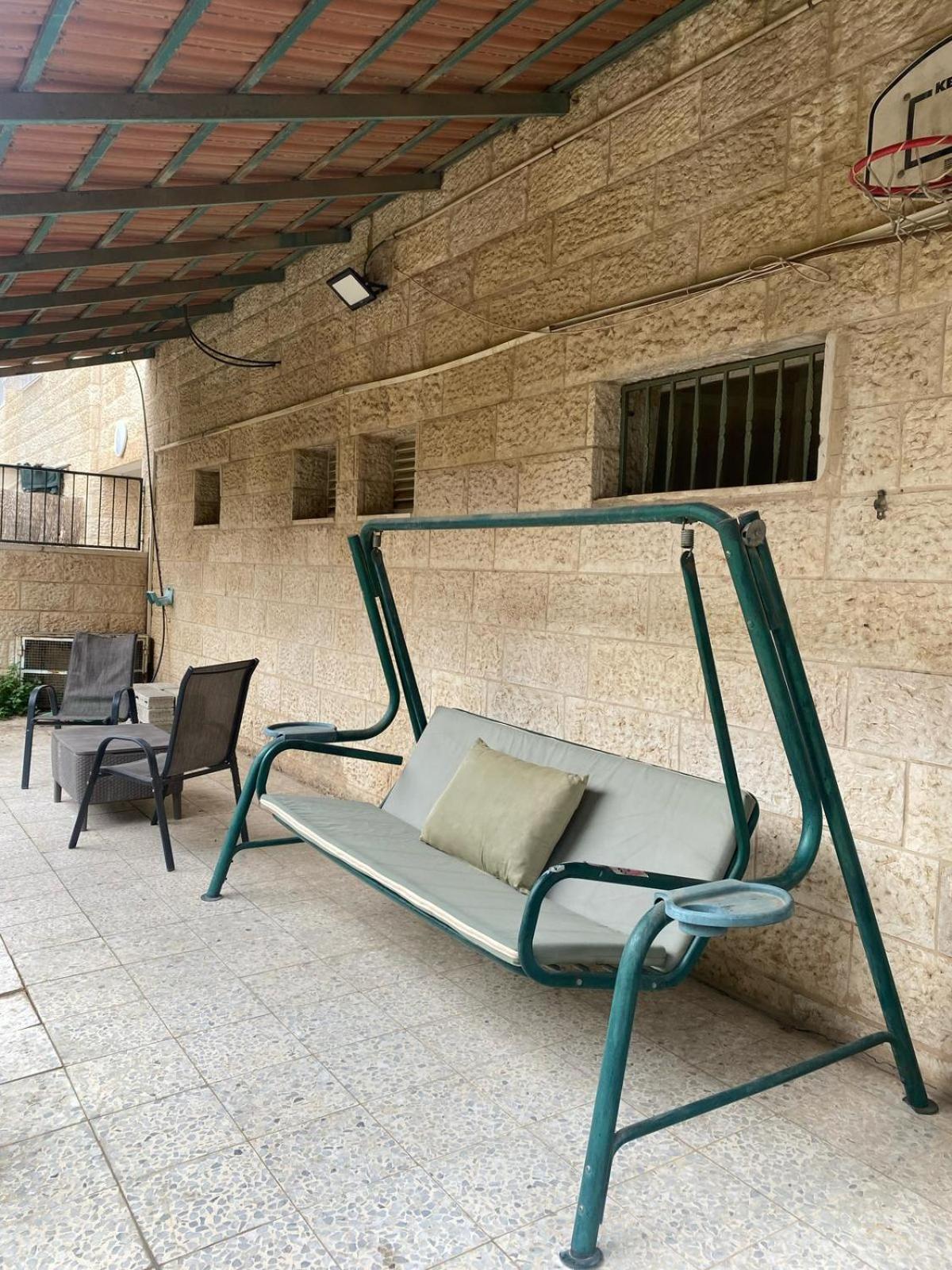 דירות מעלה אדומים דירת גן מרווחת במיקום מעולה עם נטפליקס חינמי מראה חיצוני תמונה