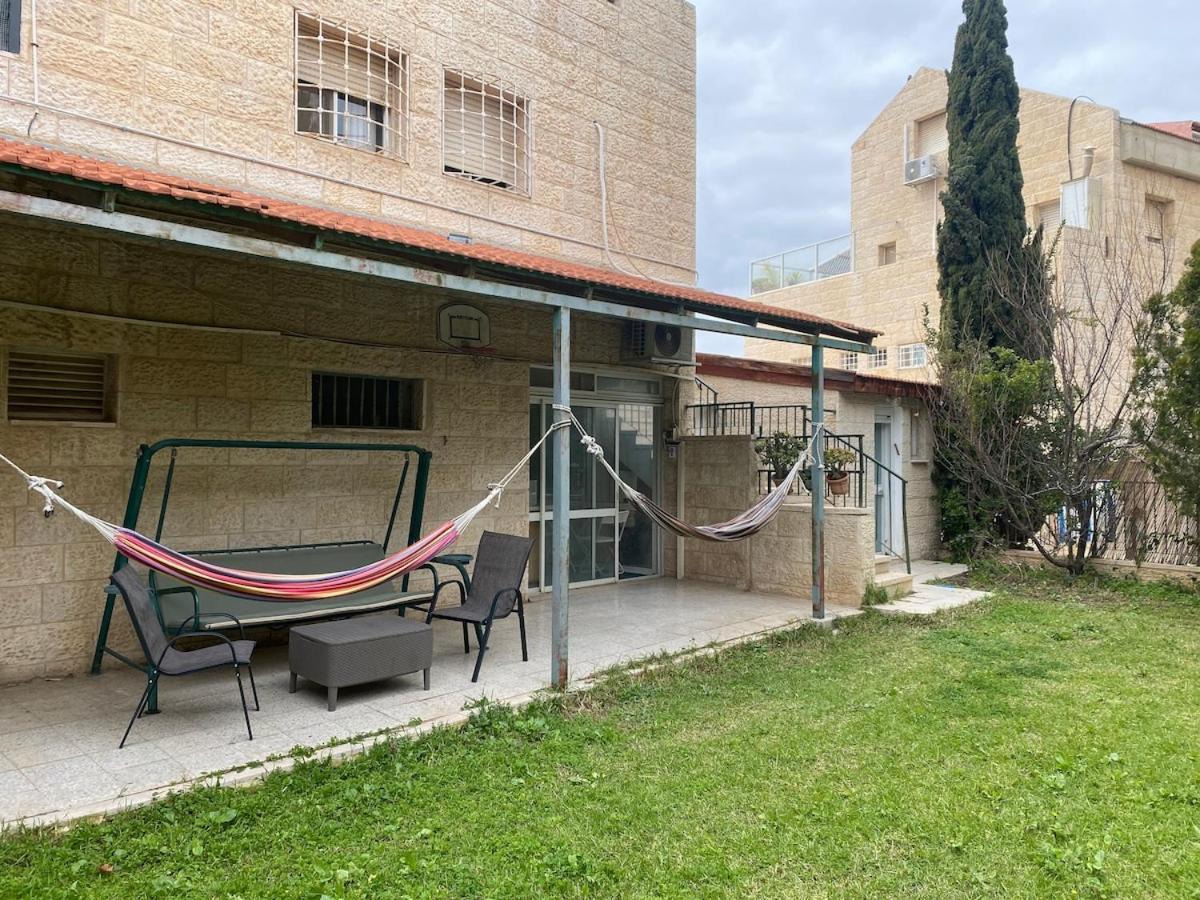 דירות מעלה אדומים דירת גן מרווחת במיקום מעולה עם נטפליקס חינמי מראה חיצוני תמונה